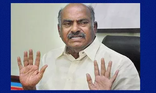 ఆకలితో చంపేందుకు ప్రభుత్వం కుట్ర చేస్తోంది : జేసీ దివాకర్ రెడ్డి ఆకలితో చంపేందుకు ప్రభుత్వం కుట్ర చేస్తోంది : జేసీ దివాకర్ రెడ్డి