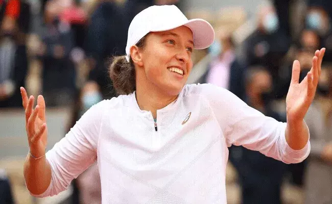 సంచలనం సృష్టించిన 19 ఏళ్ల అమ్మాయి