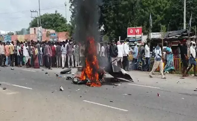 ప్రేమజంటను విడదీసిన ప్రమాదం.. పెళ్లి చేసుకునేందుకు వెళ్తుండగా .. ప్రేమజంటను విడదీసిన ప్రమాదం.. పెళ్లి చేసుకునేందుకు వెళ్తుండగా ..