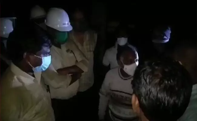 విశాఖ వాసుల్ని ఉక్కిరిబిక్కిరి చేస్తున్న ప్రమాదాలు.. తాజాగా.. విశాఖ వాసుల్ని ఉక్కిరిబిక్కిరి చేస్తున్న ప్రమాదాలు.. తాజాగా..