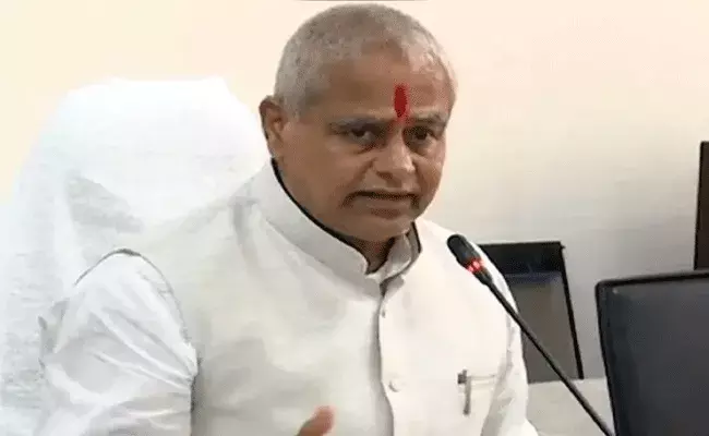 ఏపీ రాజధానిపై స్పీకర్ తమ్మినేని సీతారాం కీలక వ్యాఖ్యలు ఏపీ రాజధానిపై స్పీకర్ తమ్మినేని సీతారాం కీలక వ్యాఖ్యలు