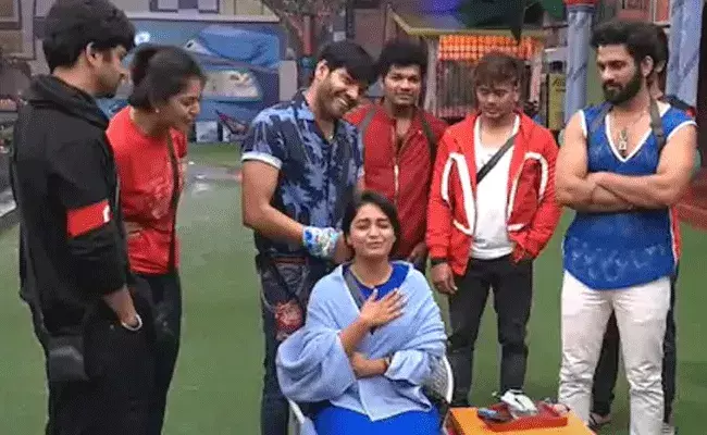 బిగ్‌బాస్.. మాట తప్పానంటూ హారిక కన్నీళ్లు