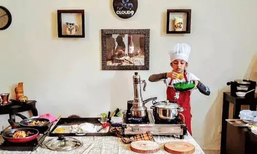 శభాష్ శాన్వీ.. పదేళ్ల వయసుకే ఛెఫ్గా రికార్డు.. శభాష్ శాన్వీ.. పదేళ్ల వయసుకే ఛెఫ్గా రికార్డు..