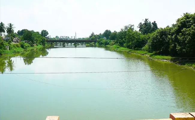 ఏలూరు నగరాన్ని తరుముతోన్న తమ్మిలేరు