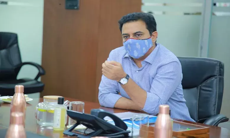 హైదరాబాద్‌ వర్షాలపై మంత్రి కేటీఆర్‌ సమీక్ష