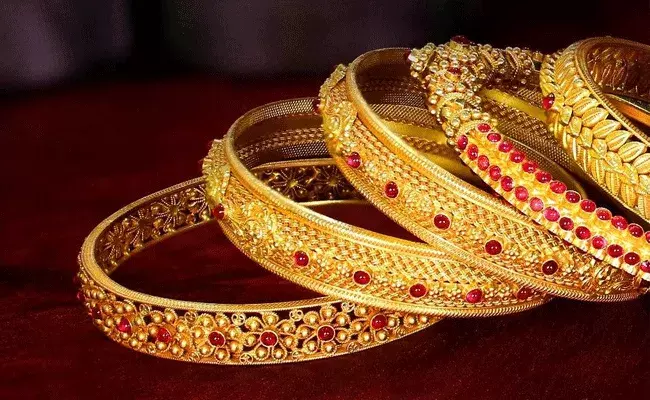 పడిపోయిన పసిడి ధరలు.. పది గ్రాములు..