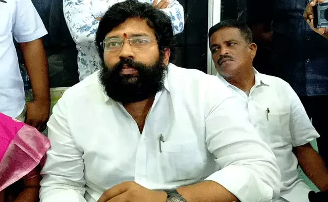 ఎమ్మెల్యే జక్కంపూడి రాజా ఆమరణ దీక్ష