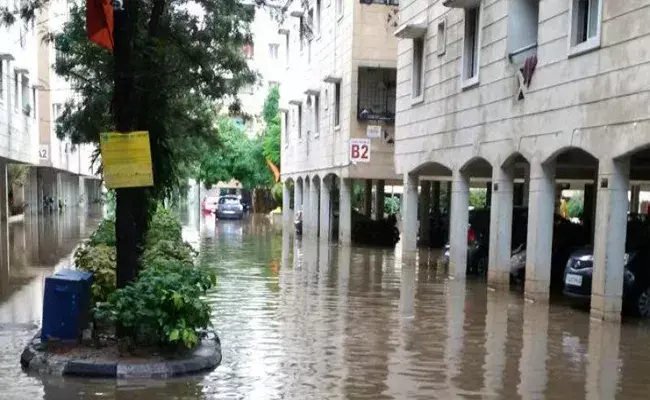 హైదరాబాద్‌లో వందల అపార్ట్‌మెంట్ల పరిస్థితి అధ్వానంగానే..