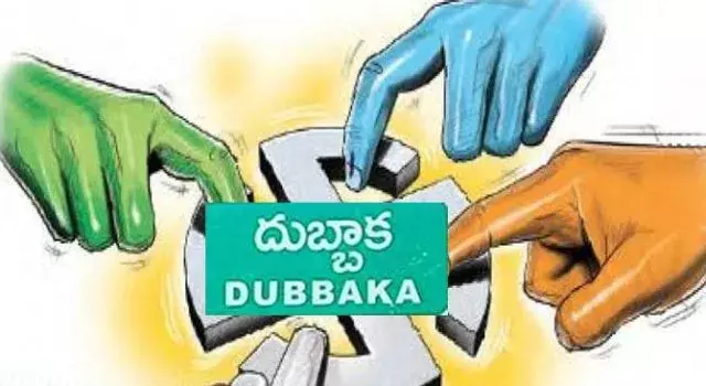 దుబ్బాక ఉప ఎన్నిక : ప్రచారాన్ని హోరెత్తిస్తున్న అభ్యర్థులు