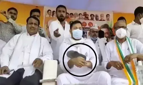 తేజస్వియాదవ్‌పై చెప్పులు విసిరిన దుండగులు