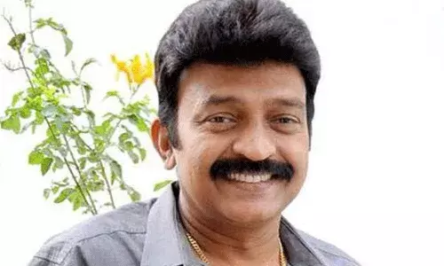 నాన్న ఆరోగ్యం బాలేదు.. ఆయన కోసం ప్రార్థించండి: రాజశేఖర్ కుమార్తె శివాత్మిక నాన్న ఆరోగ్యం బాలేదు.. ఆయన కోసం ప్రార్థించండి: రాజశేఖర్ కుమార్తె శివాత్మిక