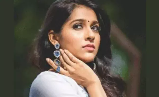 మొన్న సుధీర్.. నేడు రష్మీ.. నిజమెంత!! మొన్న సుధీర్.. నేడు రష్మీ.. నిజమెంత!!