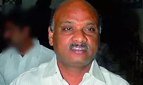 మాజీ మంత్రి అయ్యన్నపాత్రుడికి బెదిరింపు మెసేజ్ మాజీ మంత్రి అయ్యన్నపాత్రుడికి బెదిరింపు మెసేజ్
