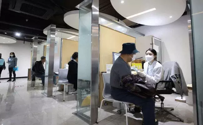 ప్లీజ్‌రా బాబు.. టీకాలు వేయించుకోండి