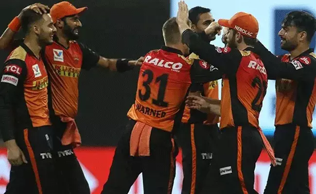 ఢిల్లీని చిత్తుగా ఓడించిన హైదరాబాద్ ఢిల్లీని చిత్తుగా ఓడించిన హైదరాబాద్