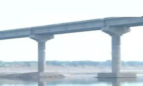 తెలంగాణ-ఏపీ మధ్య నిర్మించిన భారీ వంతెనకు మోక్షం..