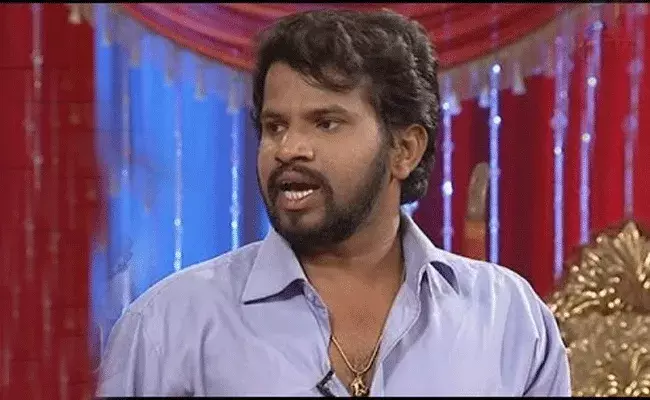 హైపర్ ఆది అసలు పేరు.. ఊళ్లో ఉన్న 3 ఎకరాల పొలం అమ్మి..