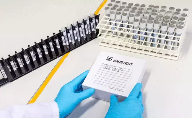 కరోనా టీకాలపై బ్రిటన్ ఉన్నతాధికారి సంచలన వ్యాఖ్యలు.. కరోనా టీకాలపై బ్రిటన్ ఉన్నతాధికారి సంచలన వ్యాఖ్యలు..