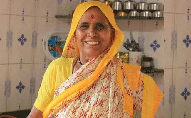 అవ్వా.. నువ్వు సూపర్.. 70 ఏళ్ల వయసులో యూట్యూబ్ స్టార్ అవ్వా.. నువ్వు సూపర్.. 70 ఏళ్ల వయసులో యూట్యూబ్ స్టార్