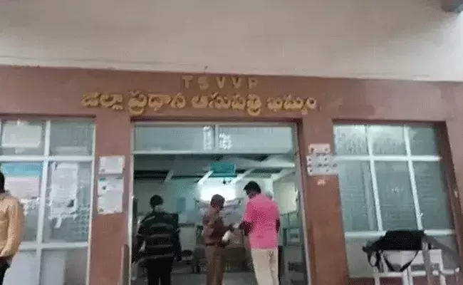 అర్థరాత్రి యువతిని ముళ్లపొదల్లో పడేసి..