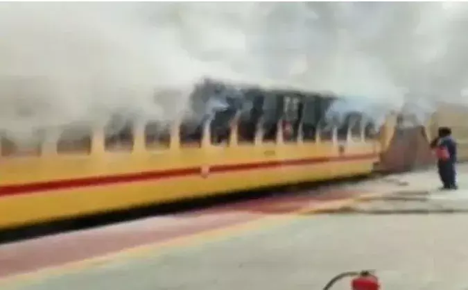 మేడ్చల్ రైల్వే స్టేషన్లో అగ్నిప్రమాదం మేడ్చల్ రైల్వే స్టేషన్లో అగ్నిప్రమాదం