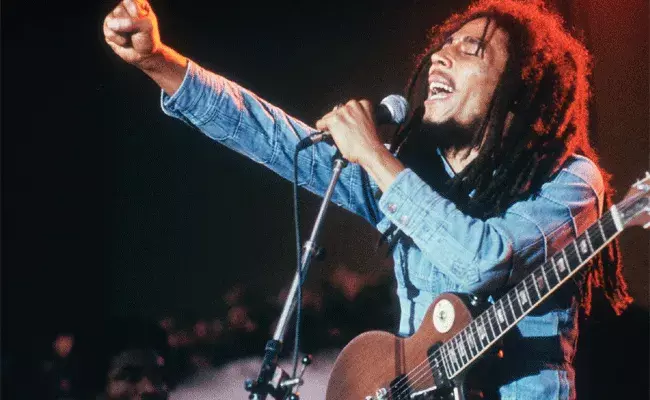 గాయకుడి మరణం ఎంత దారుణం.. షూలో క్యాన్సర్ వైరస్ పెట్టి.. గాయకుడి మరణం ఎంత దారుణం.. షూలో క్యాన్సర్ వైరస్ పెట్టి..