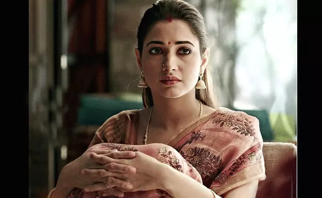 చనిపోతాననే ఆలోచనలు.. కామెంట్ చేసే ముందు ఒకసారి..: తమన్నా చనిపోతాననే ఆలోచనలు.. కామెంట్ చేసే ముందు ఒకసారి..: తమన్నా