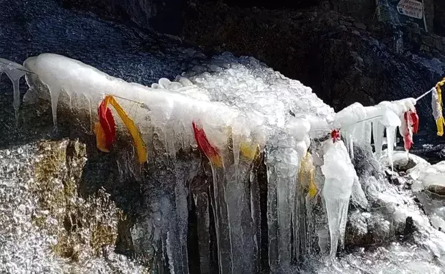 చమోలిలో మంచు అందాలు..