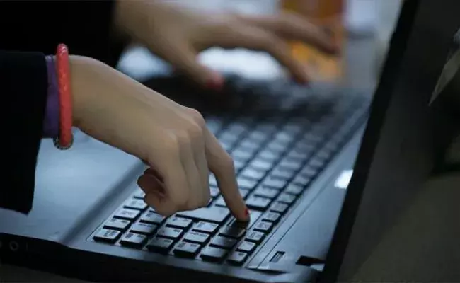 కొత్తగా ఆన్‌లైన్ ఛానల్స్‌ ఓపెన్‌కు కేంద్రం అనుమతి తప్పనిసరి