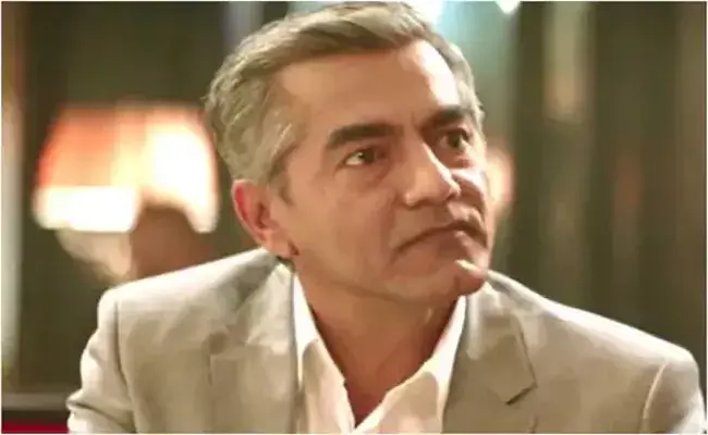 బాలీవుడ్ సీనియర్ నటుడు ఆత్మహత్య