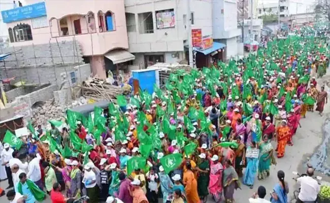 రైతులపై దాడి.. అమరావతిలో ఉద్రిక్త పరిస్థితులు రైతులపై దాడి.. అమరావతిలో ఉద్రిక్త పరిస్థితులు