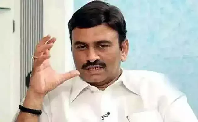 ఎంపీ రఘురామను సికింద్రాబాద్ ఆర్మీ ఆసుపత్రికి తరలించాలన్న సుప్రీంకోర్టు.. ఎంపీ రఘురామను సికింద్రాబాద్ ఆర్మీ ఆసుపత్రికి తరలించాలన్న సుప్రీంకోర్టు..