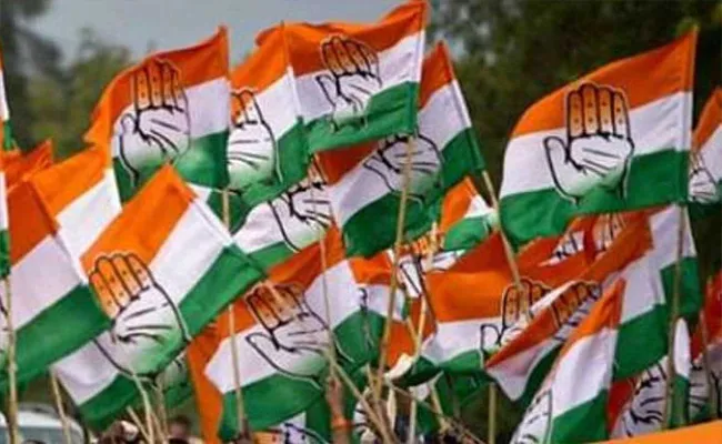 గ్రేటర్ పోరు : 29 మందితో కాంగ్రెస్ తొలి జాబితా విడుదల గ్రేటర్ పోరు : 29 మందితో కాంగ్రెస్ తొలి జాబితా విడుదల