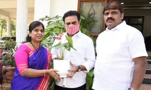 టీఆర్ఎస్ చర్లపల్లి టికెట్ బొంతు రామ్మోహన్కా..? ఆయన సతీమణికా..? టీఆర్ఎస్ చర్లపల్లి టికెట్ బొంతు రామ్మోహన్కా..? ఆయన సతీమణికా..?