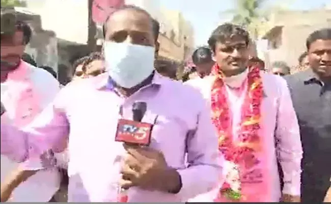 బోరబండ టీఆర్ఎస్ కార్పొరేటర్ అభ్యర్థిగా నామినేషన్ దాఖలు చేసిన బాబా ఫసియుద్దీన్ బోరబండ టీఆర్ఎస్ కార్పొరేటర్ అభ్యర్థిగా నామినేషన్ దాఖలు చేసిన బాబా ఫసియుద్దీన్