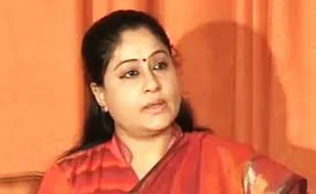 ఓట్ల కోసం టీఆర్ఎస్ మత రాజకీయాలకు పాల్పడుతోంది : విజయశాంతి ఓట్ల కోసం టీఆర్ఎస్ మత రాజకీయాలకు పాల్పడుతోంది : విజయశాంతి