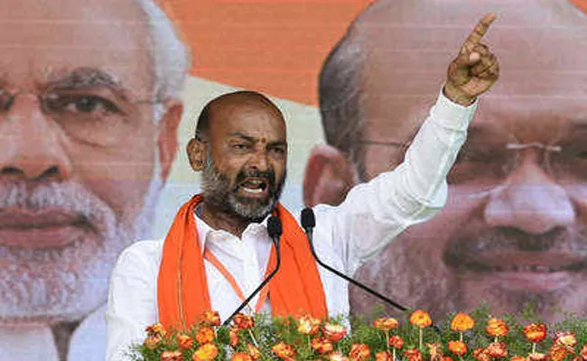 రేపు ఉదయం పీవీ, ఎన్టీఆర్ ఘాట్కు వెళ్తా : బండి సంజయ్ రేపు ఉదయం పీవీ, ఎన్టీఆర్ ఘాట్కు వెళ్తా : బండి సంజయ్
