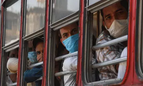 ప్రైవేట్ బస్సుకు విద్యుత్ వైర్లు తగిలి.. ఐదుగురు దుర్మరణం ప్రైవేట్ బస్సుకు విద్యుత్ వైర్లు తగిలి.. ఐదుగురు దుర్మరణం