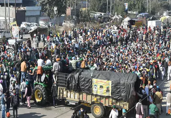 రైతుల ధర్నా.. ప్రధాని సహా ఎవరు హామీ ఇచ్చినా వెనక్కు తగ్గని కర్షకులు రైతుల ధర్నా.. ప్రధాని సహా ఎవరు హామీ ఇచ్చినా వెనక్కు తగ్గని కర్షకులు