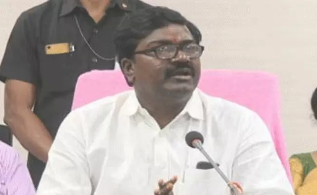 మీడియాలో చూపిస్తున్న కారు నాది కాదు : అజయ్ మీడియాలో చూపిస్తున్న కారు నాది కాదు : అజయ్