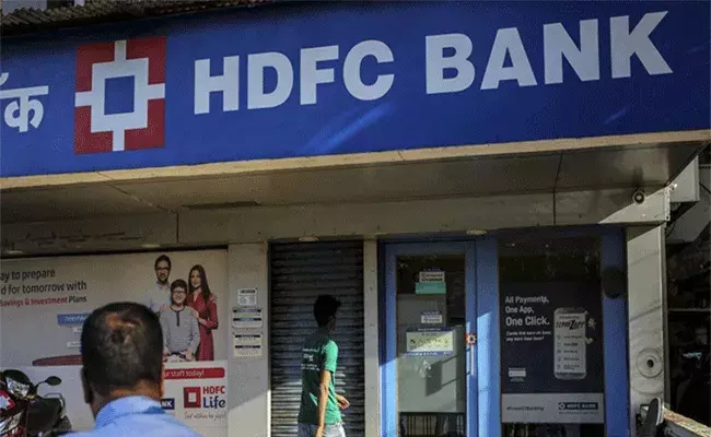 HDFC బ్యాంకుకు షాకిచ్చిన RBI