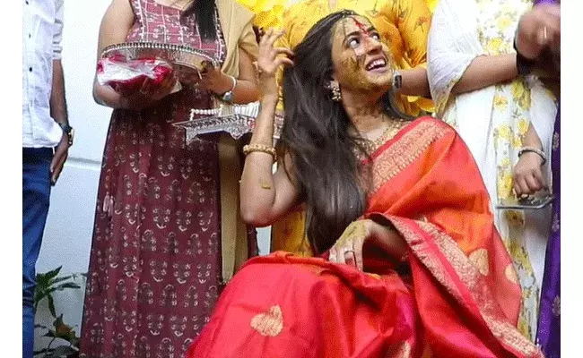 నిహారిక-చైతన్య.. నిశ్చయ్గా మారిపోతున్న వేళ.. కుటుంబ సభ్యుల ఆనందాల హేల.. వీడియో వైరల్ నిహారిక-చైతన్య.. నిశ్చయ్గా మారిపోతున్న వేళ.. కుటుంబ సభ్యుల ఆనందాల హేల.. వీడియో వైరల్