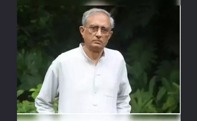 విశాఖకూ ఏలూరు తరహా ముప్పు: రిటైర్డ్ ఐఏఎస్ అధికారి సంచలన వ్యాఖ్యలు విశాఖకూ ఏలూరు తరహా ముప్పు: రిటైర్డ్ ఐఏఎస్ అధికారి సంచలన వ్యాఖ్యలు