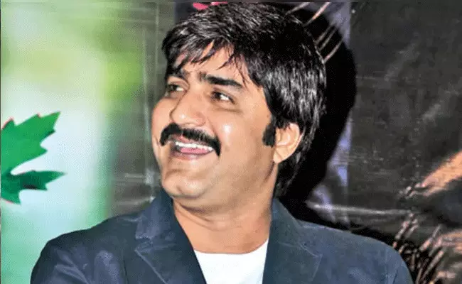 బిగ్బాస్ విన్నర్ ఎవరో చెప్పిన శ్రీకాంత్ బిగ్బాస్ విన్నర్ ఎవరో చెప్పిన శ్రీకాంత్