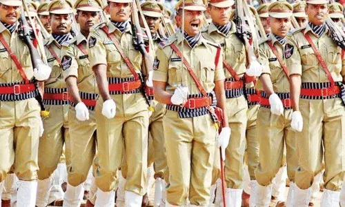 పోలీసు ఉద్యోగాల నియామక ప్రక్రియ.. యాప్ ద్వారా భర్తీ పోలీసు ఉద్యోగాల నియామక ప్రక్రియ.. యాప్ ద్వారా భర్తీ