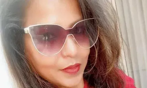 బెంగళూరు సింగర్.. ఫ్లైట్‌లో వస్తుంది.. స్వాహా చేస్తుంది..