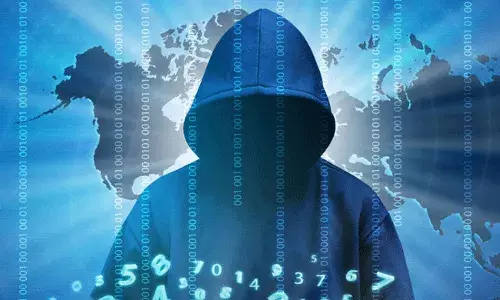 Fake Websites : నకిలీ వెబ్సైట్లు.. ఓపెన్ చేస్తే అకౌంట్ ఖాళీ.. అవి ఏంటంటే.. Fake Websites : నకిలీ వెబ్సైట్లు.. ఓపెన్ చేస్తే అకౌంట్ ఖాళీ.. అవి ఏంటంటే..