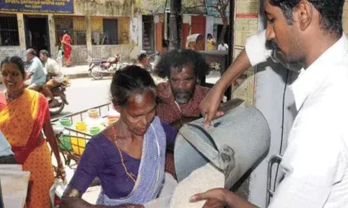 రేషన్ కార్డులు ఉన్న వారికి సంక్రాంతి కానుక.. అకౌంట్‌లో రూ.2500