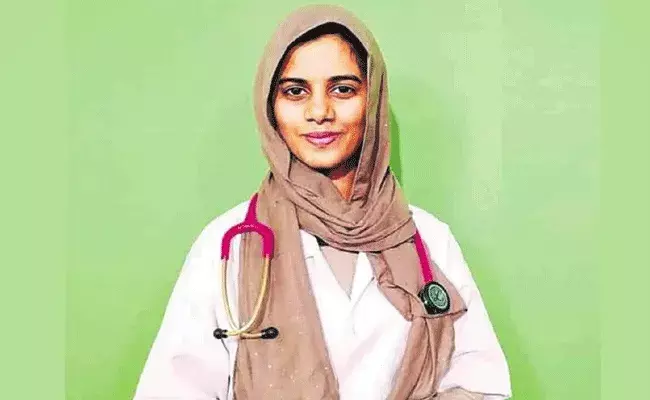 దండాలు డాక్టరమ్మా.. కేవలం రూ.10 ఫీజుతో వైద్యం