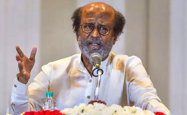ఫ్యాన్స్ కి షాక్ : రాజకీయ రంగ ప్రవేశంపై వెనక్కి తగ్గిన రజనీకాంత్ ఫ్యాన్స్ కి షాక్ : రాజకీయ రంగ ప్రవేశంపై వెనక్కి తగ్గిన రజనీకాంత్